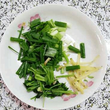美味的清蒸太阳鱼做法图解3)