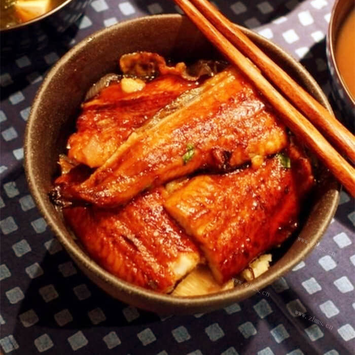 营养腌白菜煮鳗鱼