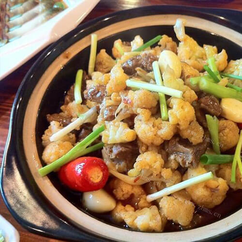 嚼劲十足花菜烩黄牛肉