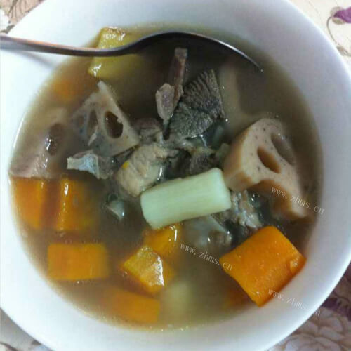 山药胡萝卜排骨汤