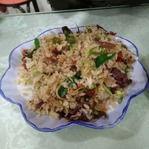 美味火腿土豆丝炒米饭
