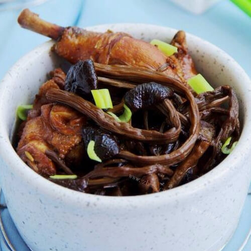 茶树菇炖鸡
