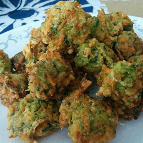 美味的香菜胡萝卜丸子