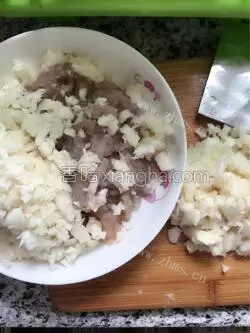 香酥的虾枣做法图解3)
