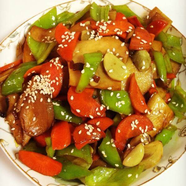 好吃的腊八蒜杏鲍菇炒腊肠