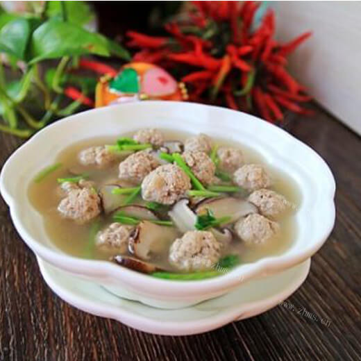 营养的白菜香菇肉丸煲