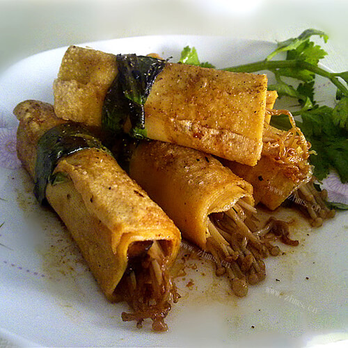 润香的铁板豆皮金针菇卷