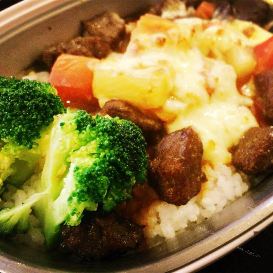 美味牛肉粒焗饭