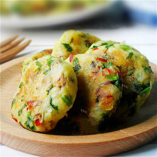 美味的香菜土豆翡翠饼