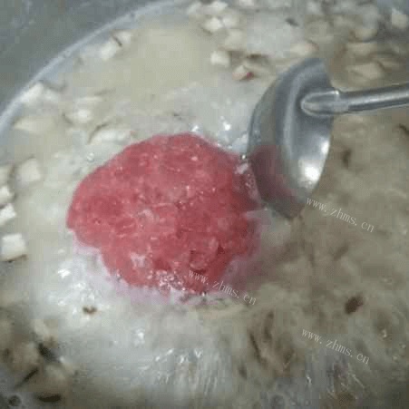 美味的香菇瘦肉粥做法图解4)