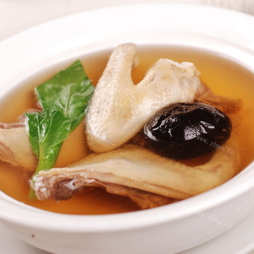 好喝的青菜蘑菇鸡腿汤