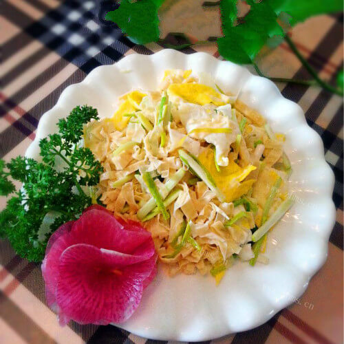 蒜苗炒鸡蛋