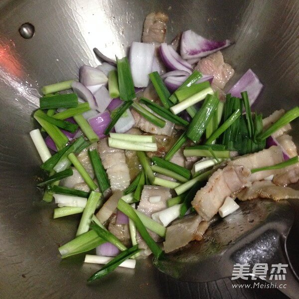 甘香回锅五花肉做法图解5)