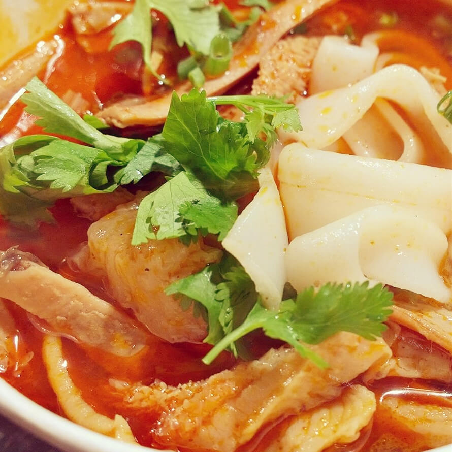 营养鲜香萝卜牛肉面