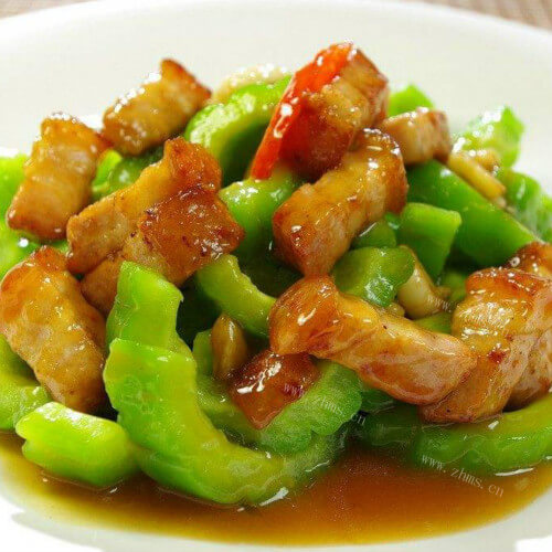 爽口解腻的肉焖苦瓜