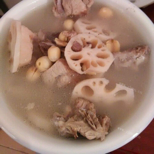 营养均衡的扇子骨莲藕汤