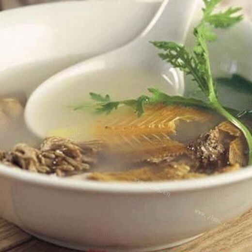 养生珊瑚菌炖鹅肉
