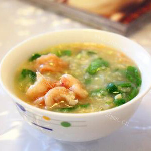 营养丰富的白菜虾仁粥
