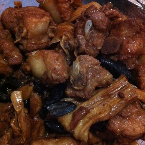 美味的豆结香芋焖排骨