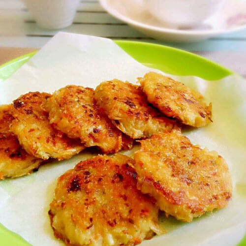 鲜美的胡萝卜土豆口袋饼