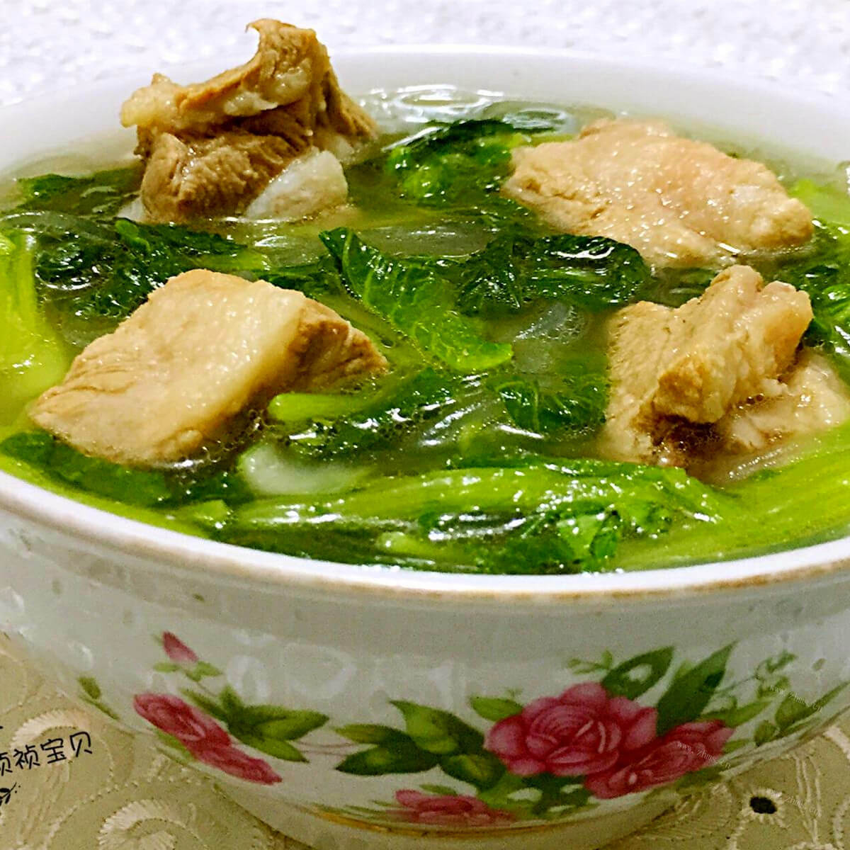 家常小白菜粉条排骨汤