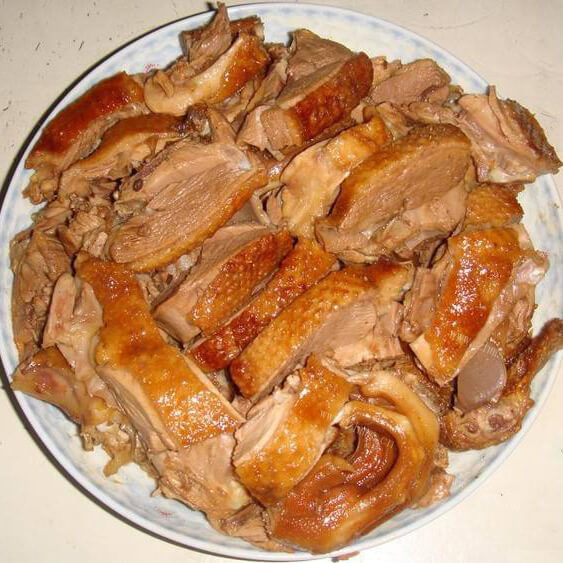 美味的五香卤鸭