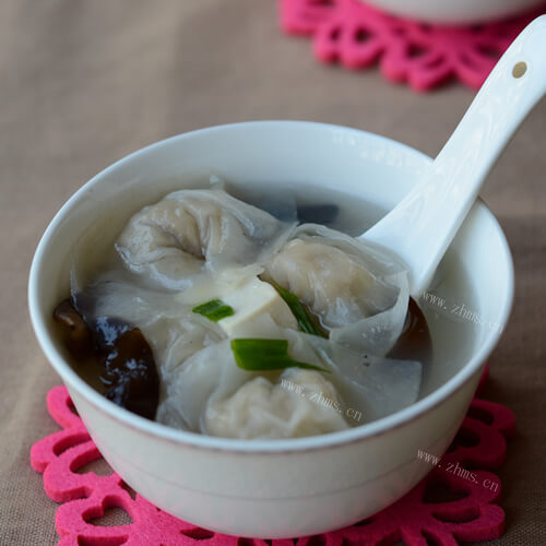 色香俱全的茭白木耳鱼饺汤