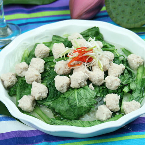 家常小白菜烩肉丸子 