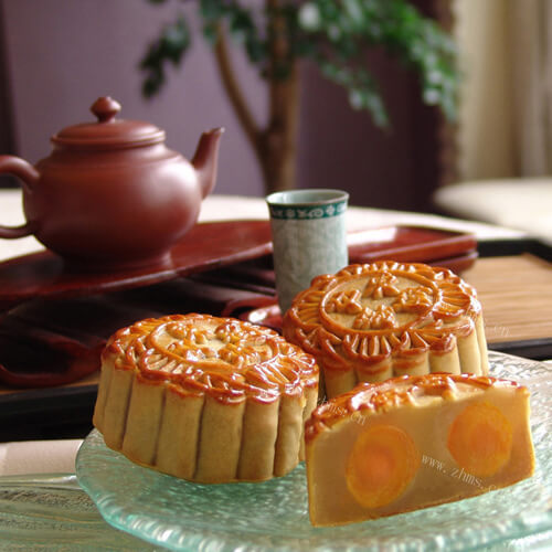 香甜广式玉米黑芝麻月饼