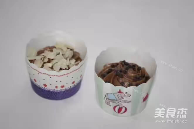 自制巧克力马芬做法图解2)