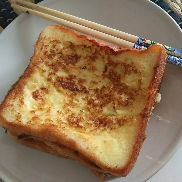 好吃的蛋奶面包片
