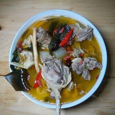 酸萝卜老鸭汤做法图解6)