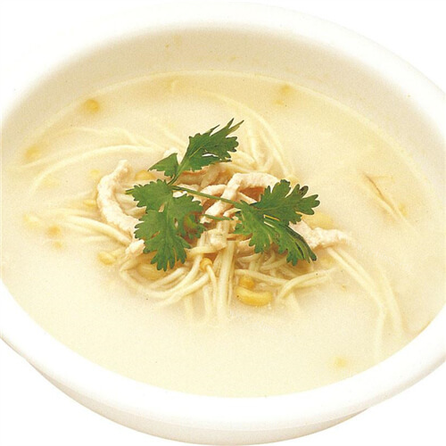 诱人的金针菇肉丝酸辣汤 