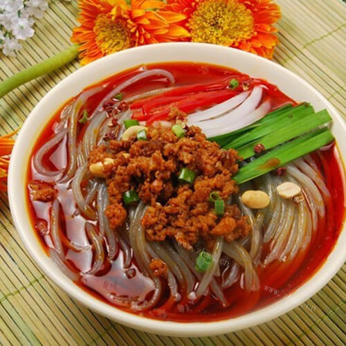 美味的酸辣红薯宽粉