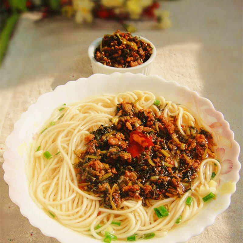 美味的雪菜肉末味的土豆粉