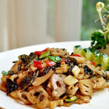 家常肉炒莲藕片