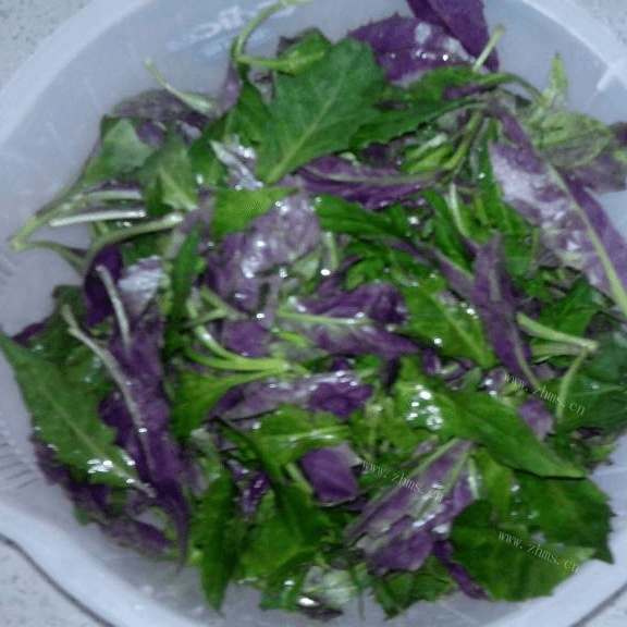秀色可餐的血皮菜炒猪肝做法图解5)