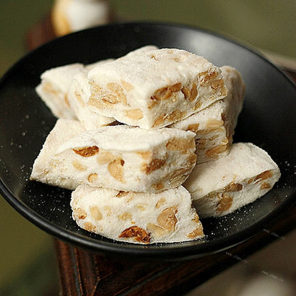 美味蔓越莓核桃花生牛轧糖