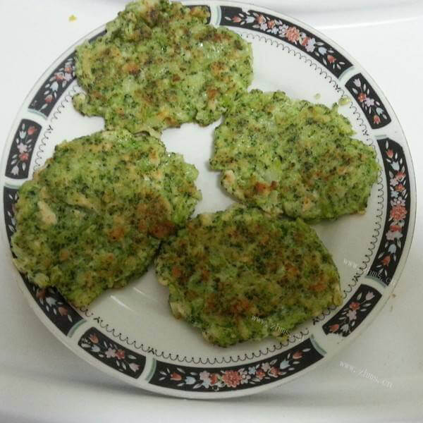 健康西蓝花鸡肉饼