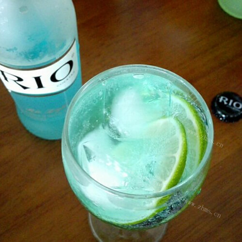 我的蓝色海洋鸡尾酒