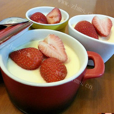 香甜的草莓蛋乳汁