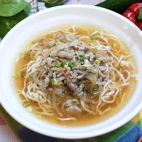 可口的肉丝面