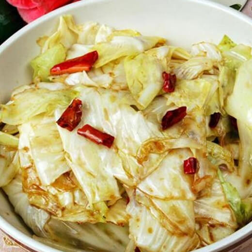 脆脆的老干妈炒包菜