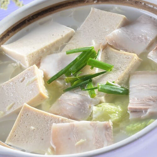 暖胃白菜炖黑白豆腐
