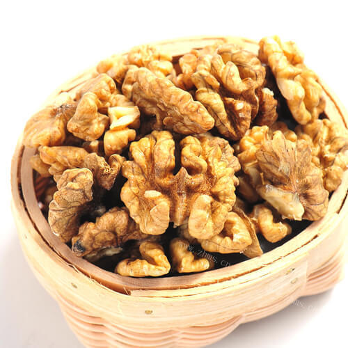 营养的翻沙核桃仁