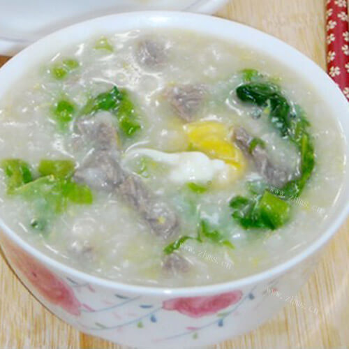 滋补生菜窝蛋砂锅粥