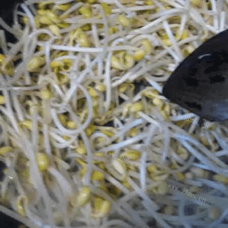 家常菜水煮鱼做法图解8)