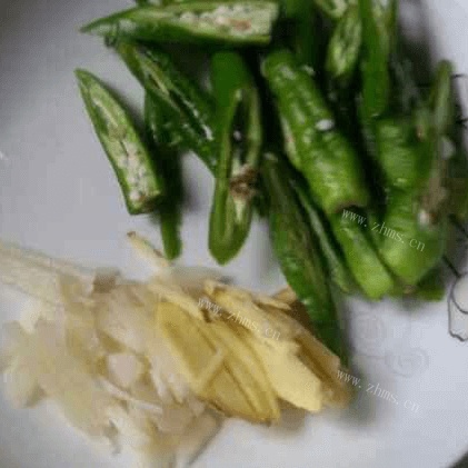 家常菜四季豆炒肉丝做法图解4)