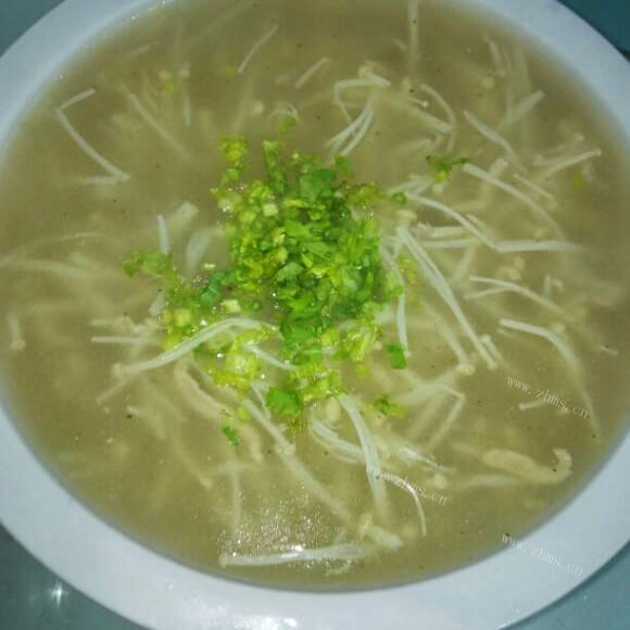 开胃的金针菇肉丝酸辣汤
