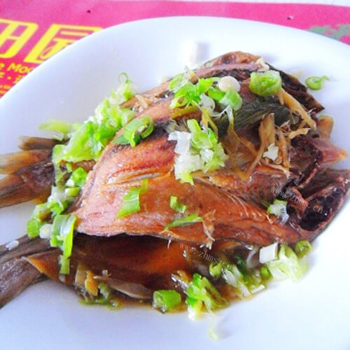 美味葱姜油泚咸鱼